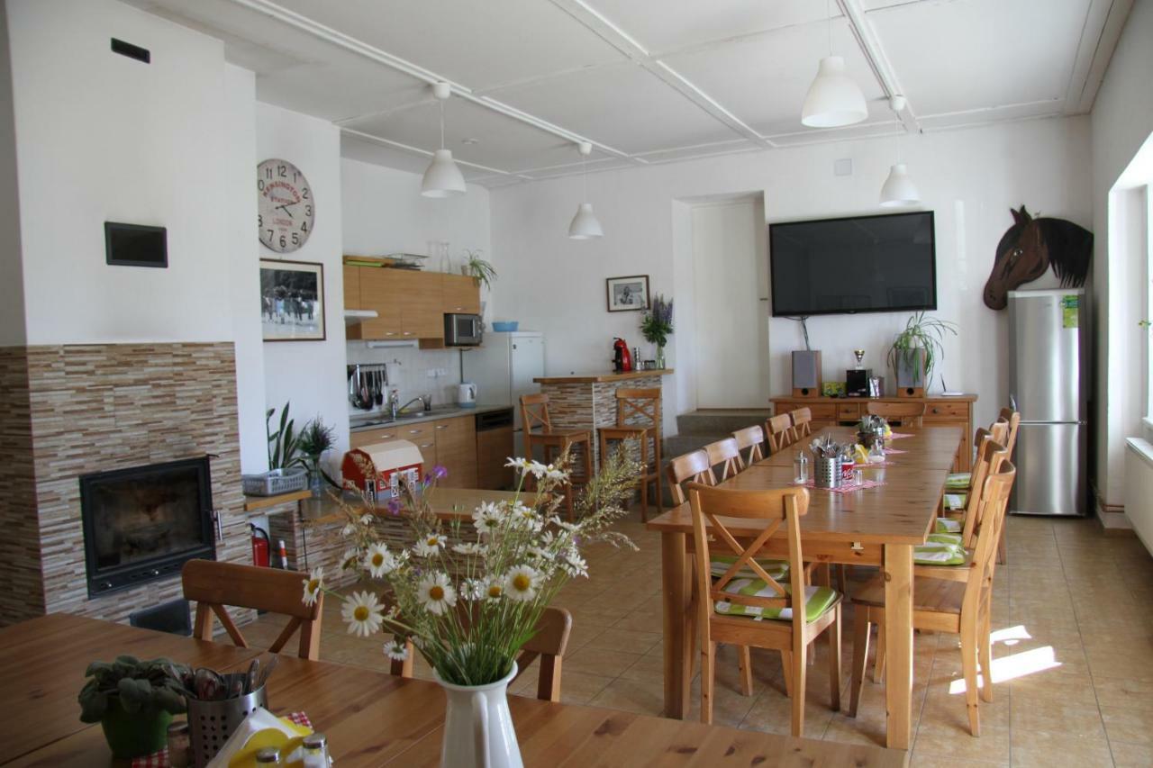 Dvur Nove Zamky Hotel Mladec Exterior photo